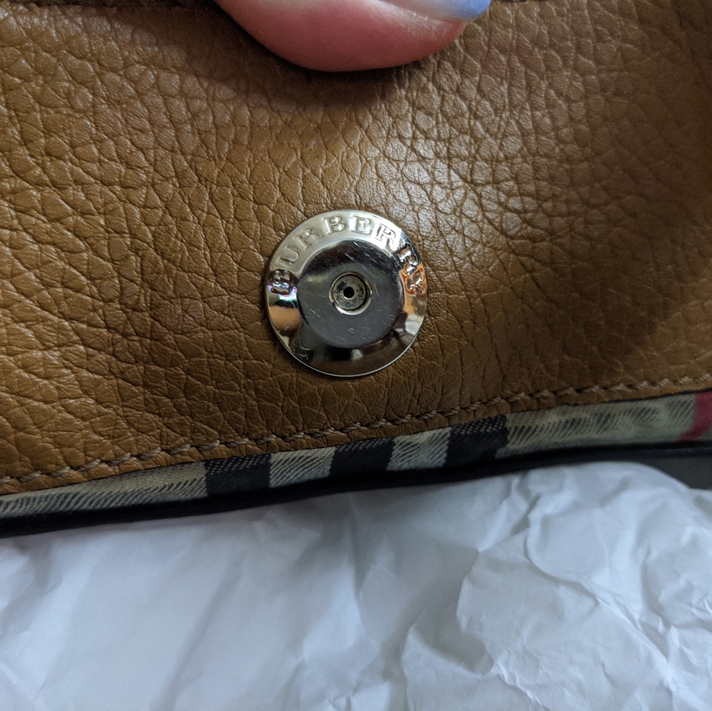 Burberry " Hepburn"  nutmeg leather handbag - Picture 5 of 9